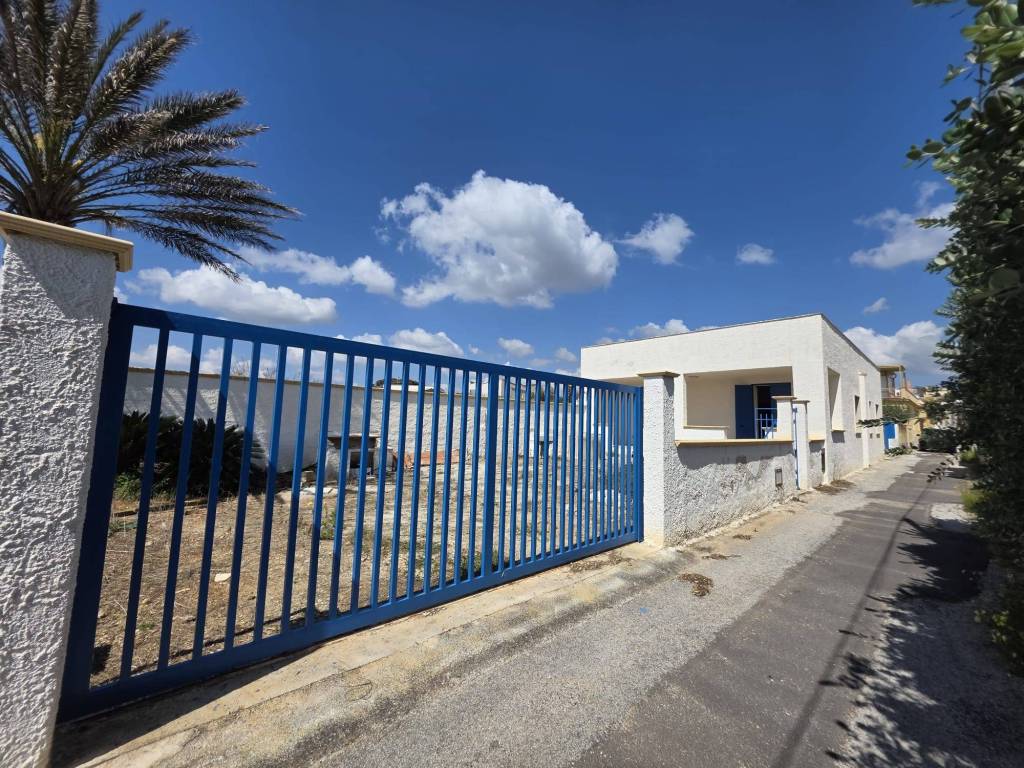 casa indipendente in vendita a Castelvetrano in zona Triscina di Selinunte
