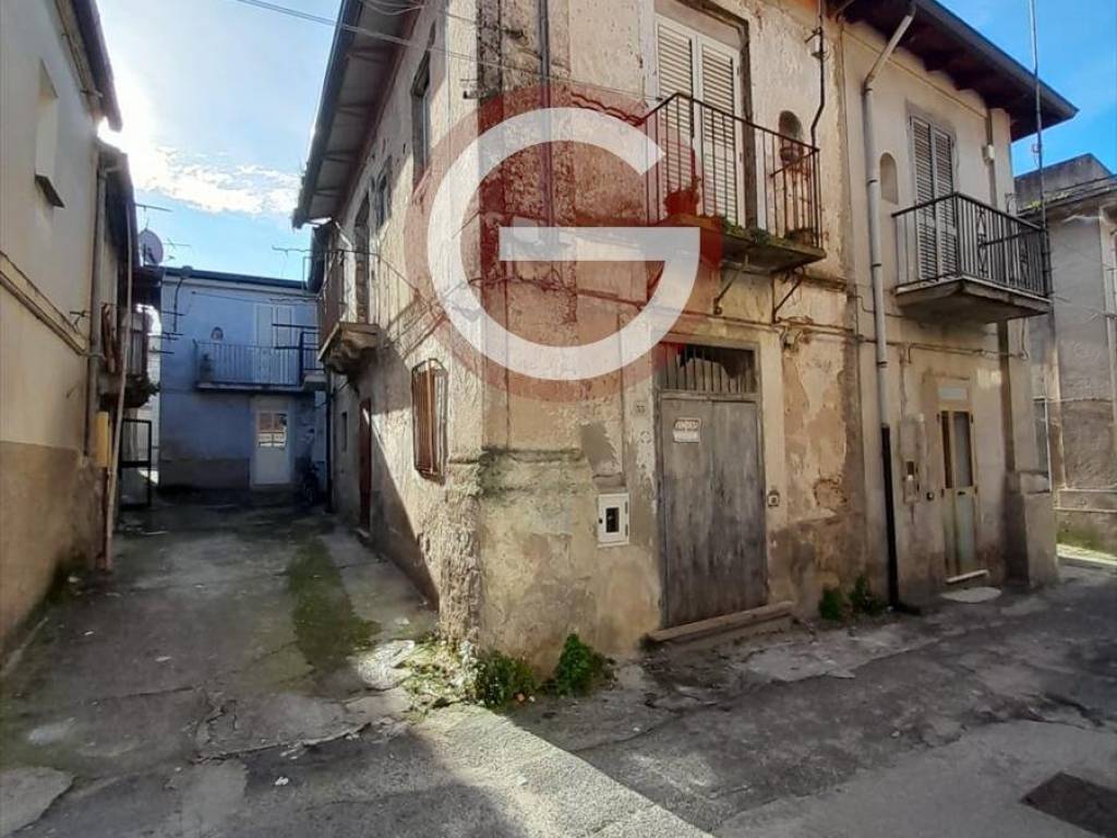 casa indipendente in vendita a Polistena