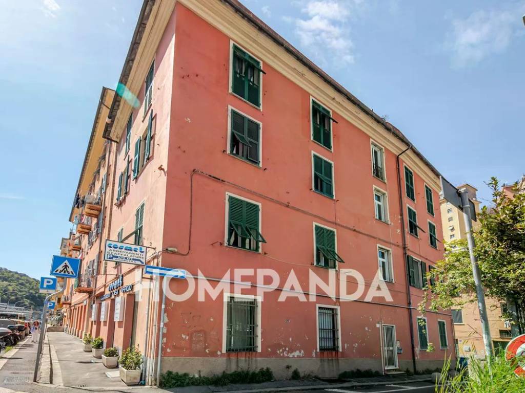 appartamento in vendita a Genova in zona Molassana
