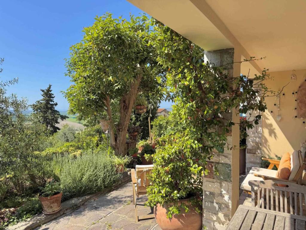 casa indipendente in vendita a Santa Luce in zona Pastina