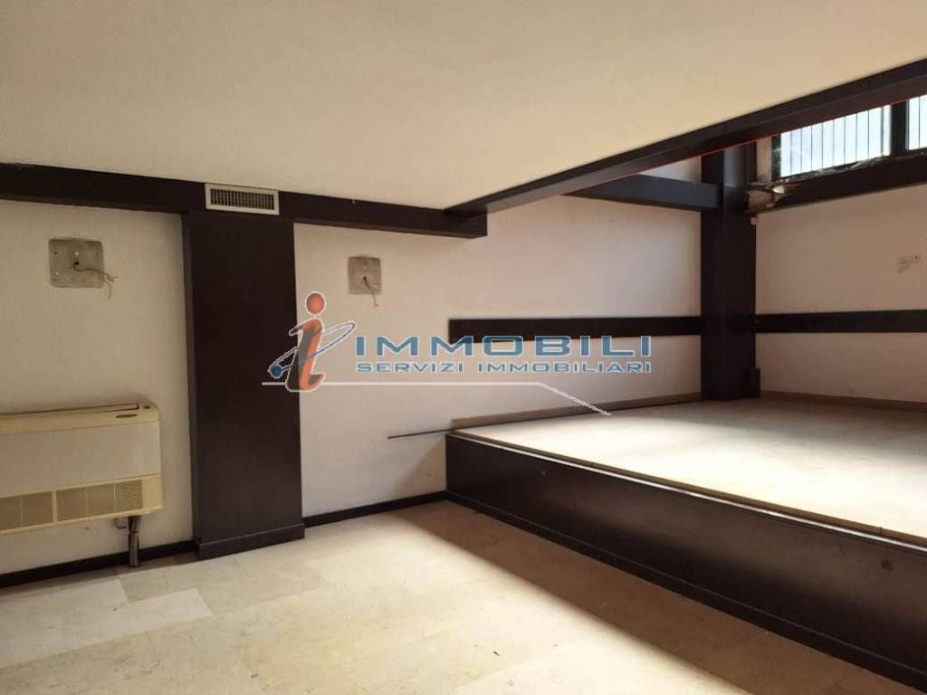 ufficio in vendita a Milano in zona Centro Direzionale