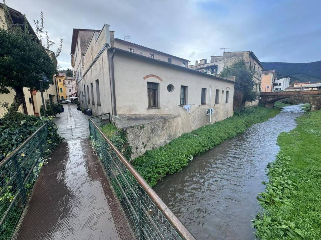casa indipendente in vendita a Calci
