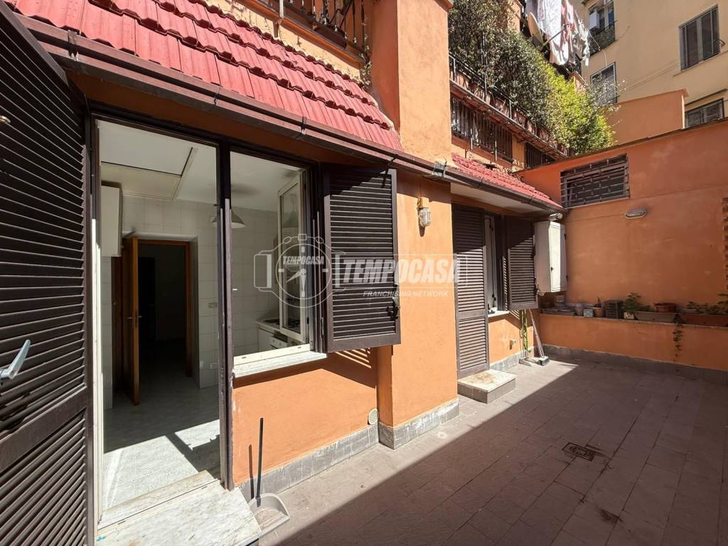 appartamento in vendita a Napoli in zona Arenella