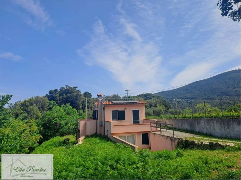 casa indipendente in vendita a Marciana