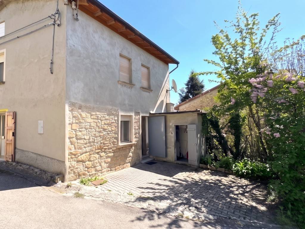 casa indipendente in vendita a Casina