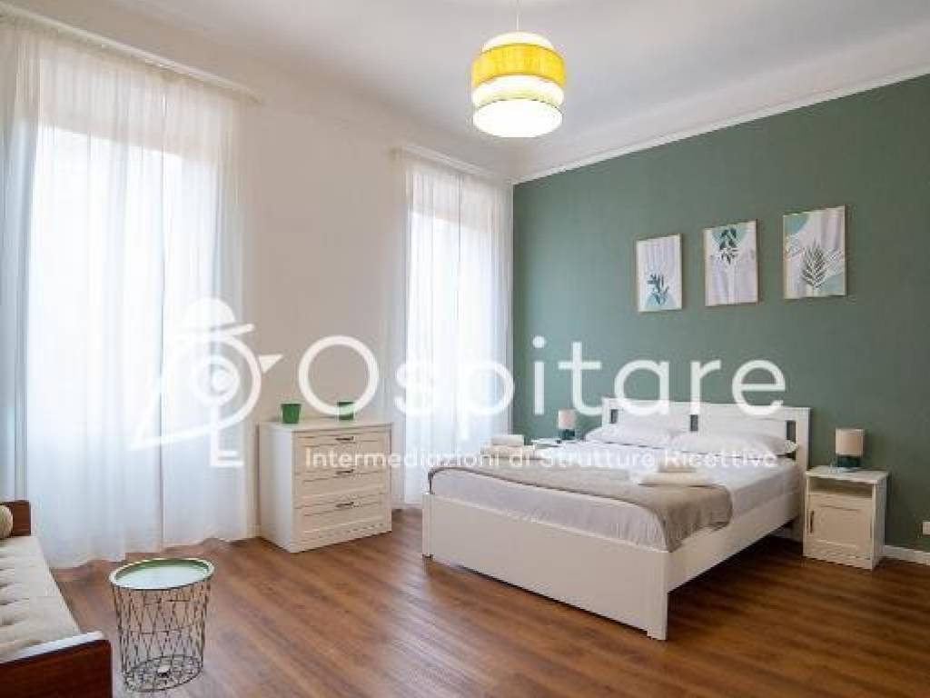 negozio in vendita a Roma in zona Rione Regola
