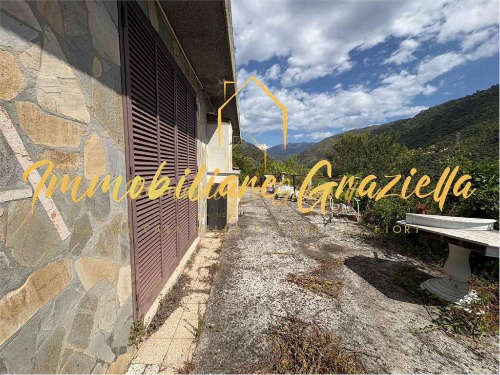 appartamento in vendita a Ventimiglia in zona Bevera