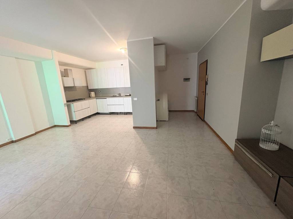 appartamento in vendita a Montichiari in zona Chiarini