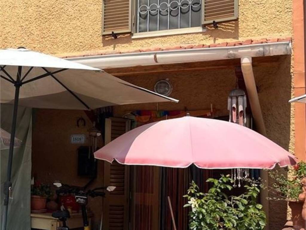 casa indipendente in vendita a Massarosa in zona Stiava