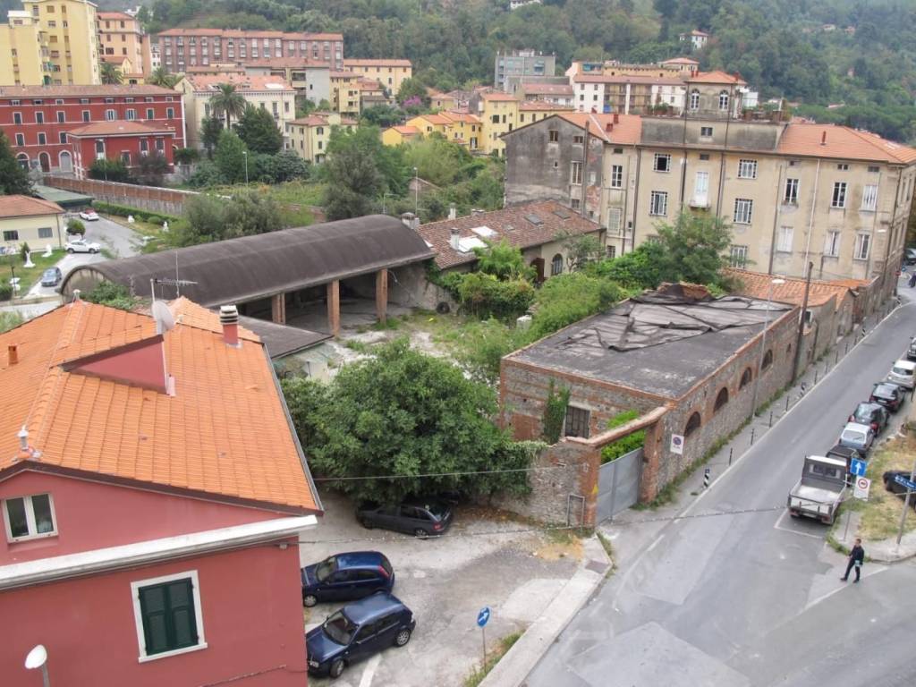 intera palazzina in vendita a Carrara