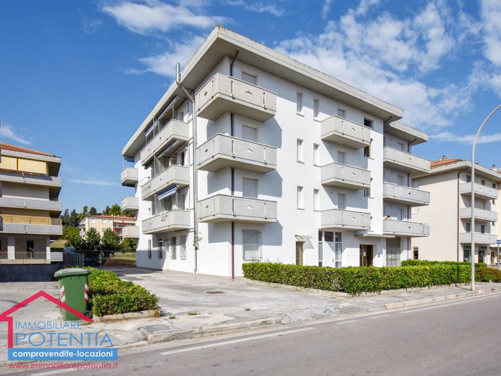 appartamento in vendita a Potenza Picena in zona Porto Potenza Picena