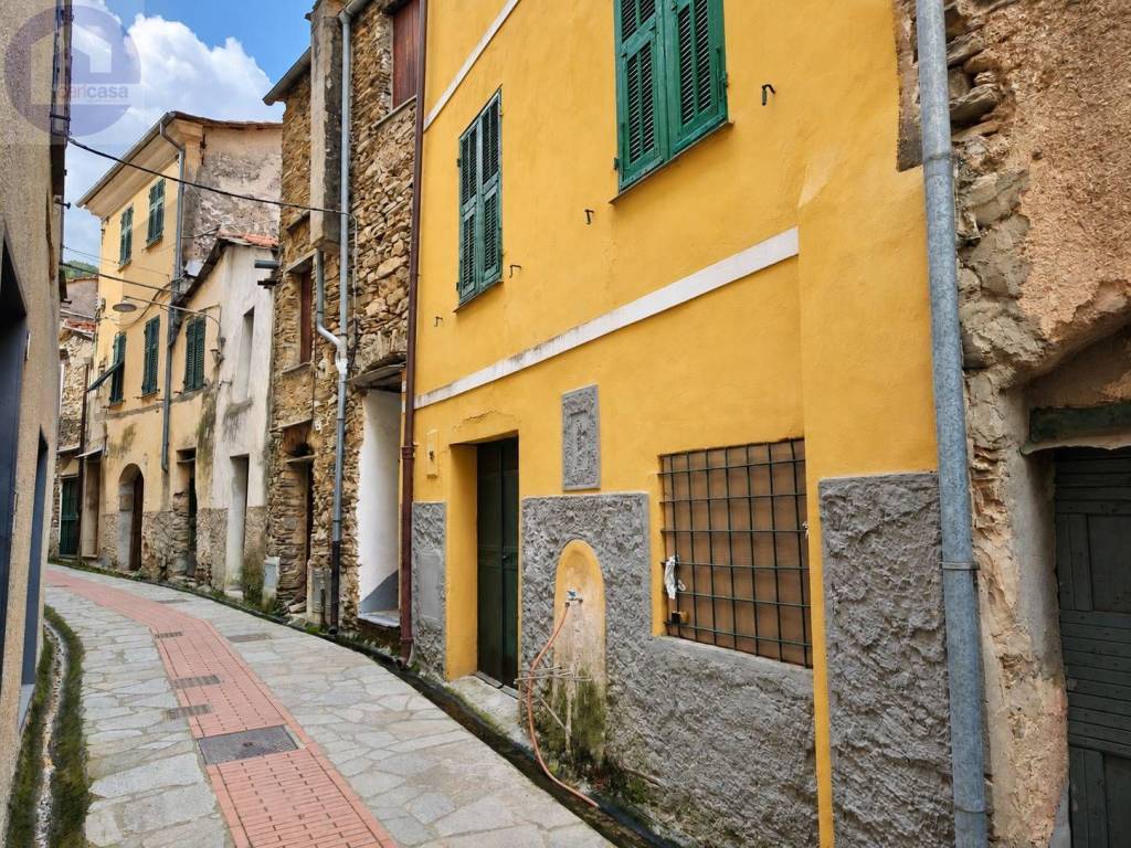 appartamento in vendita a Prelà in zona Tavole