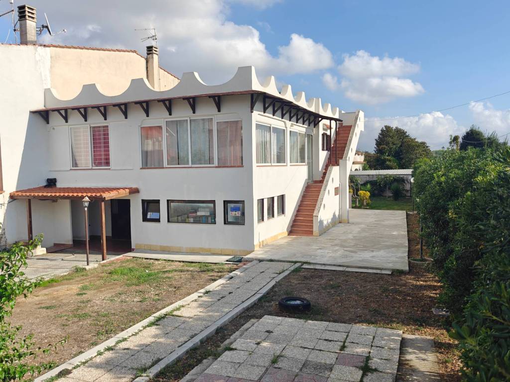 casa indipendente in vendita ad Ardea in zona Nuova California