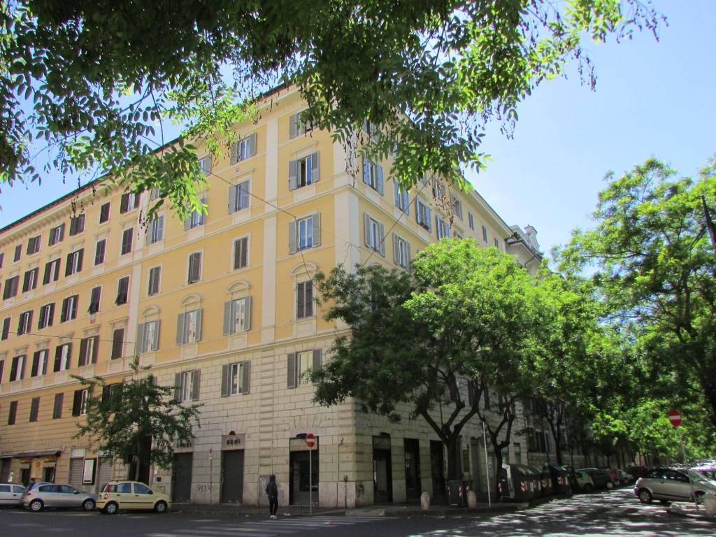 Locale commerciale via Fabio Massimo, Roma, rif. 52997217 Immobiliare.it