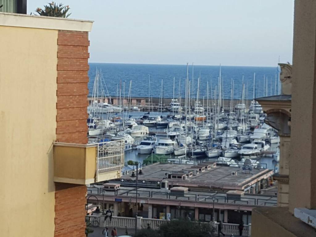 Sale Apartment Nettuno. 2room flat in via Dalmazio.... Excellent