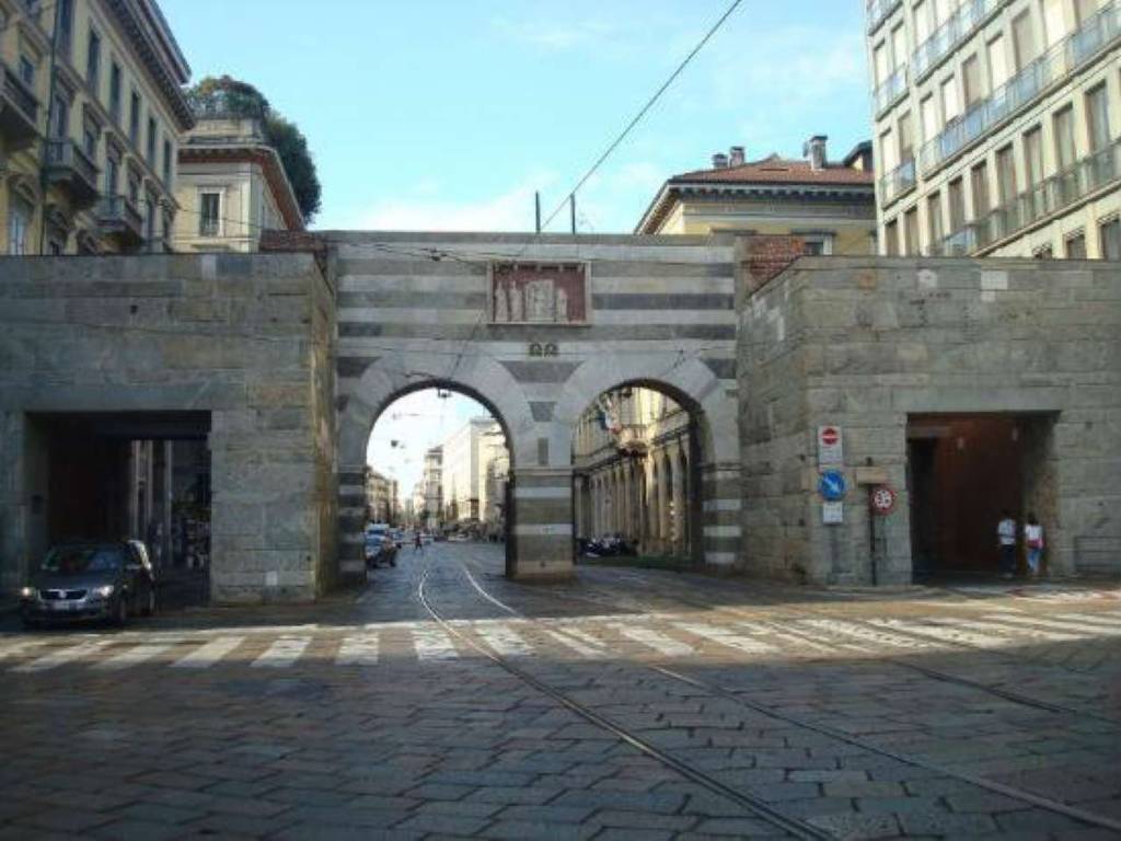 Locale Commerciale Piazza Cavour Milano Rif Immobiliare It