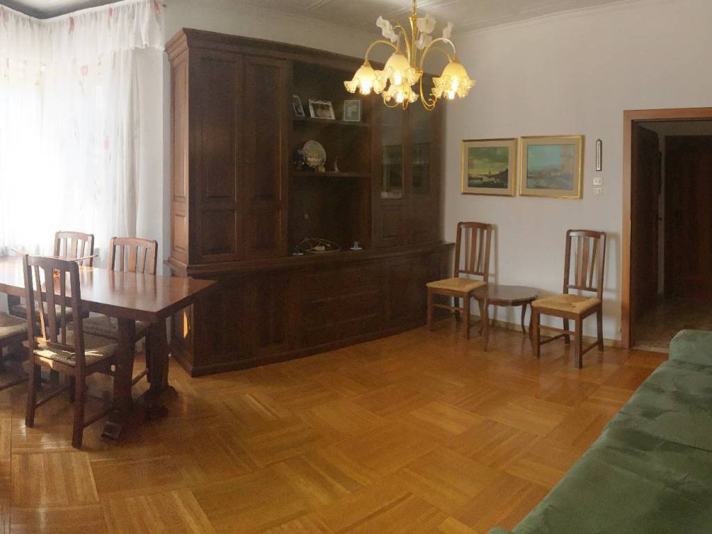 Vendita Appartamento Merano. Trilocale in via Francesco.... Da ... Vendita Appartamento Merano. Trilocale in via Francesco.... Da ...