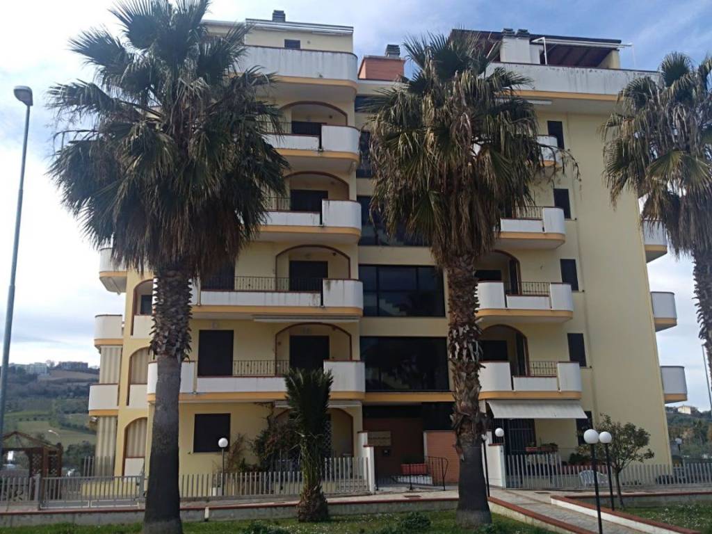 Sale Apartment Alba Adriatica. 3room flat, Excellent condition