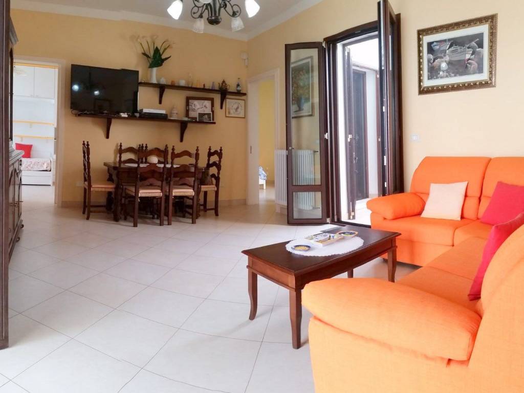 Rent Apartment Tricase 4 Room Flat In Via Carlo Mirabello