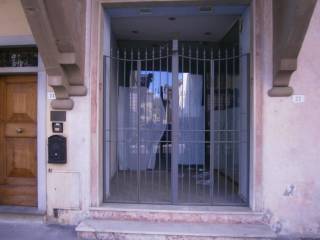 Plafoniere Per Locali Commerciali : Annunci immobiliari vendita immobili commerciali figline e incisa