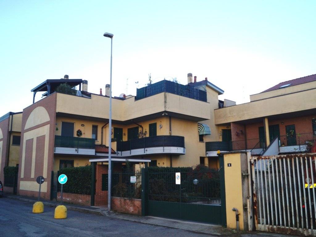 Vendita Appartamento Carugate Bilocale In Via Silvio Pellico 8