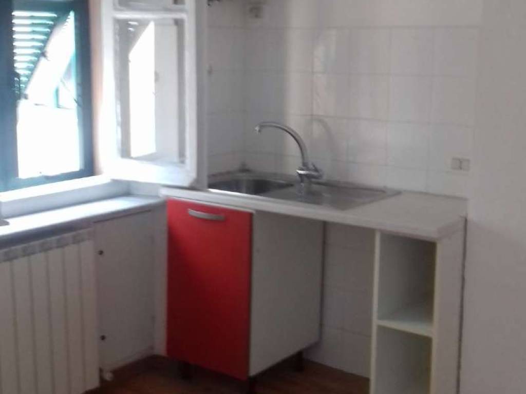 Vendita Lavelli Con Mobile Cucina Genova.Vendita Appartamento Genova Quadrilocale In Vico Raffetto Ultimo Piano Riscaldamento Autonomo Rif 76618754