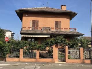 Via Bertola Novate Milanese Mi.Case E Appartamenti Via Fratelli Cervi Novate Milanese Immobiliare It