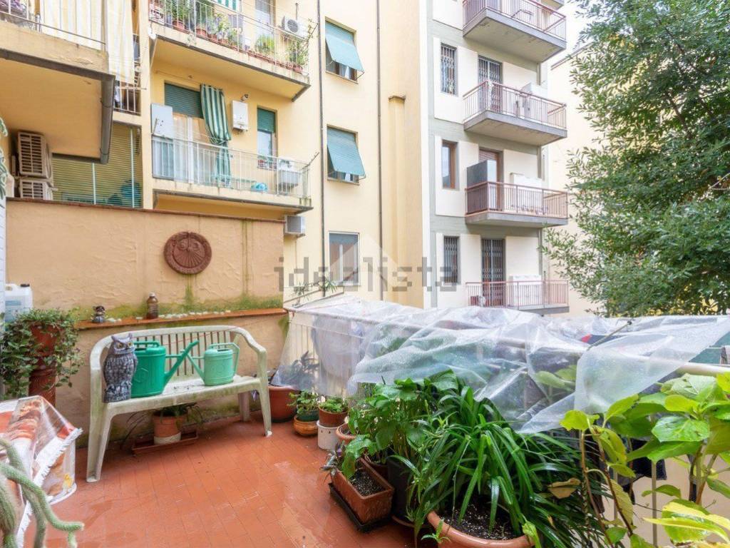 Sale Apartment Florence. 4-room flat in via degli artisti. Good ...