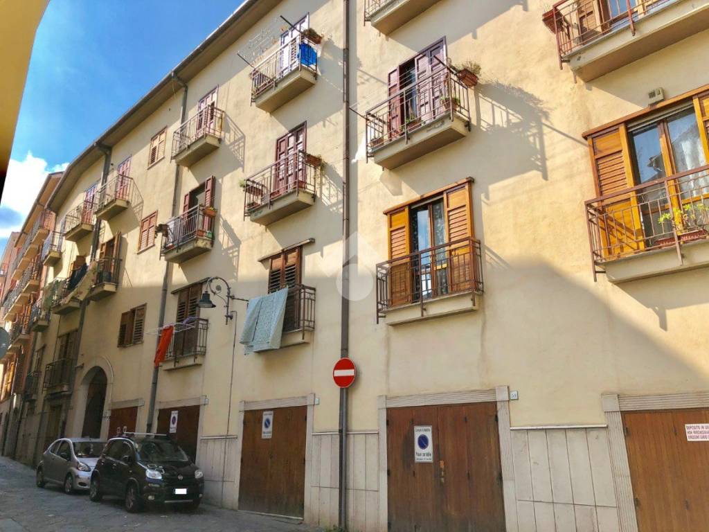 Sale Apartment Avellino. 4room flat in via Modestino del.... Good