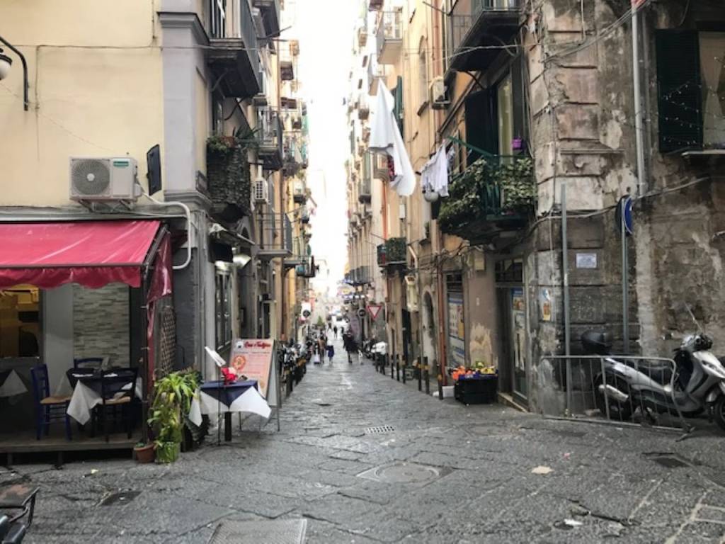 Vendita Appartamento Napoli. Bilocale, Da ristrutturare ...