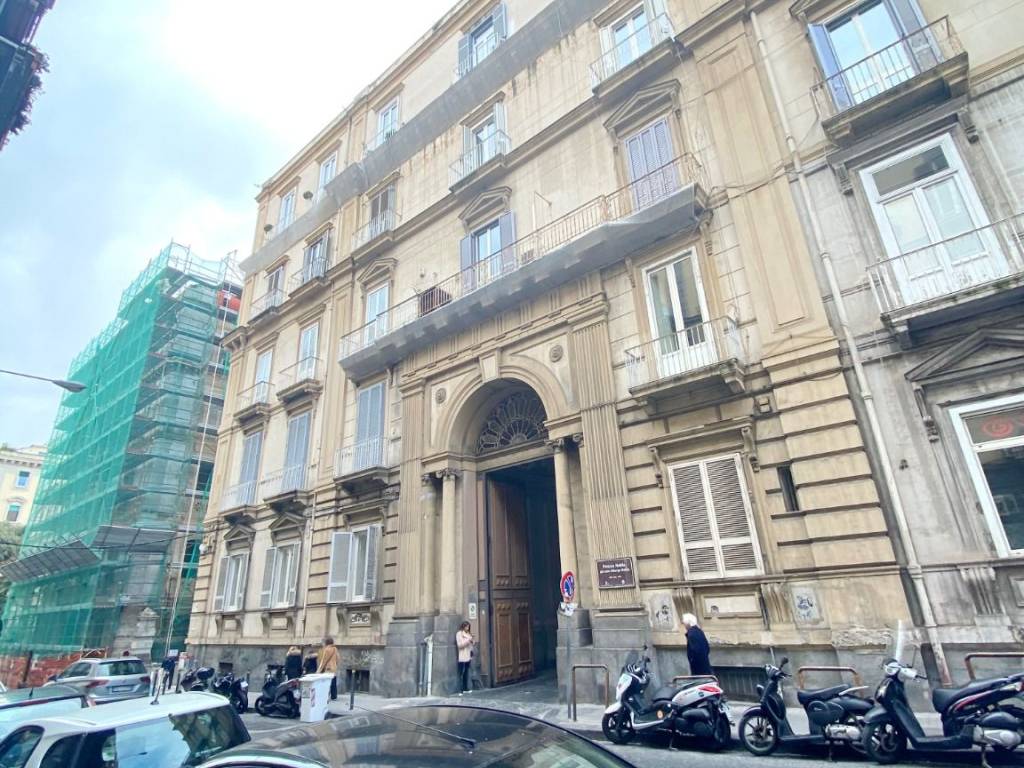 Affitto Appartamento Napoli. Monolocale in via Francesco ...