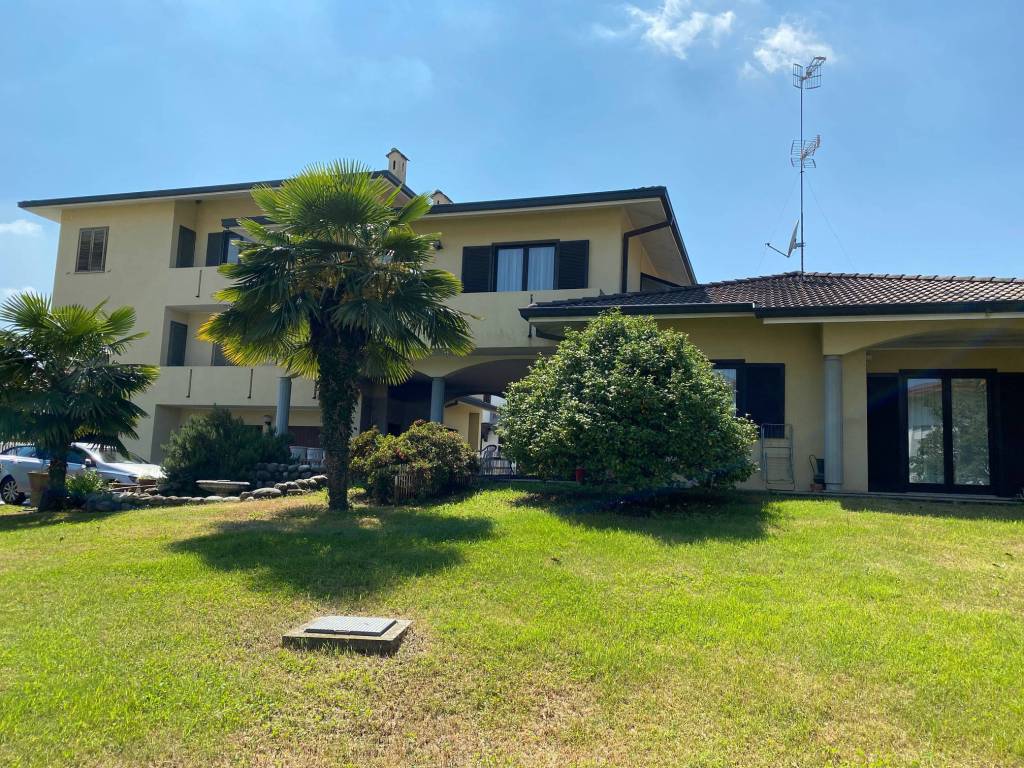 Vendita Villa unifamiliare in via Vittorio Veneto Arona ...