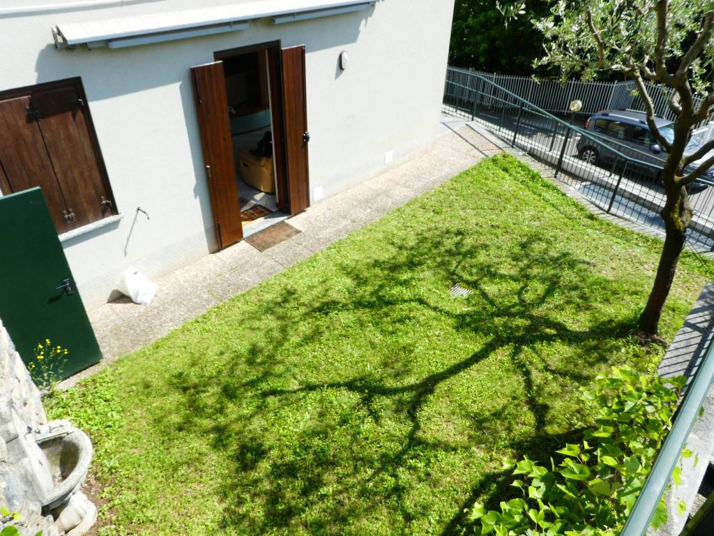 Sale Apartment Perledo. 3room flat in via per Bologna. Excellent