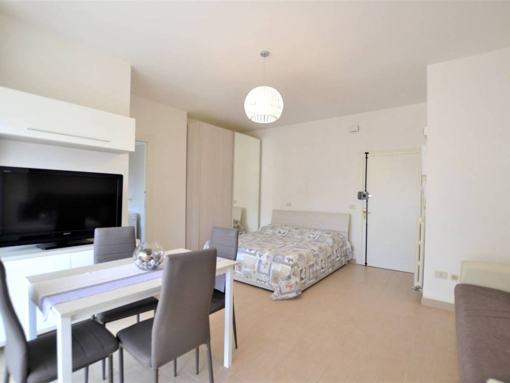 appartamento in affitto a Riccione in zona Alba