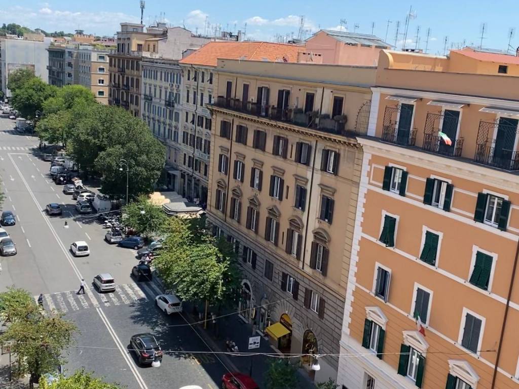 Carla G Via Cola Di Rienzo Roma