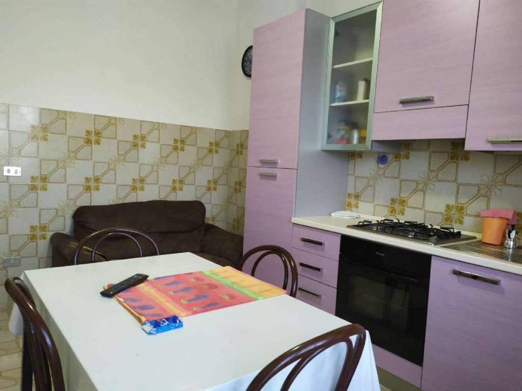 Rent Apartment in via Avezzano. Chieti. Excellent condition, mezzanine, parking space, balcony