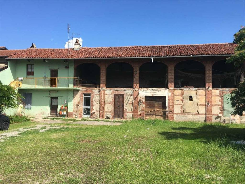 Vendita Rustico in vicolo san michele Piscina. Da ristrutturare, 590 mq