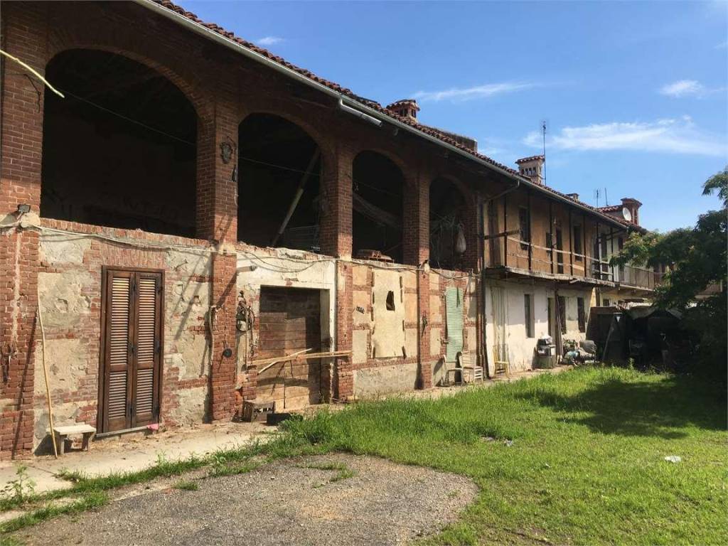 Vendita Rustico in vicolo san michele Piscina. Da ristrutturare, 590 mq