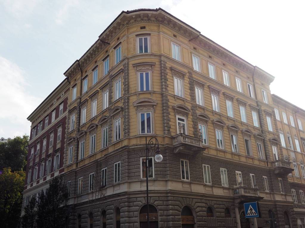 Sale Apartment in via Giulia 39. Trieste. Good condition, third floor ...