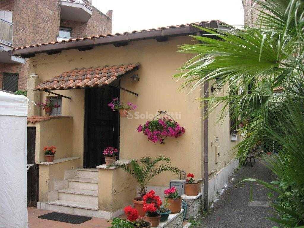 Affitto Appartamento Roma. Bilocale in via dei Gonzaga. Ottimo stato