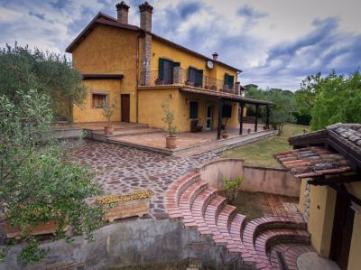 Case indipendenti in vendita a Castel Madama in zona ...