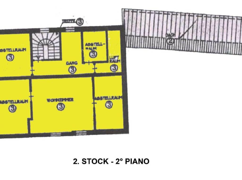 Casa trifamiliare in posizione panoramica con garage, posti macchina e cortile interno - Planimetria 4