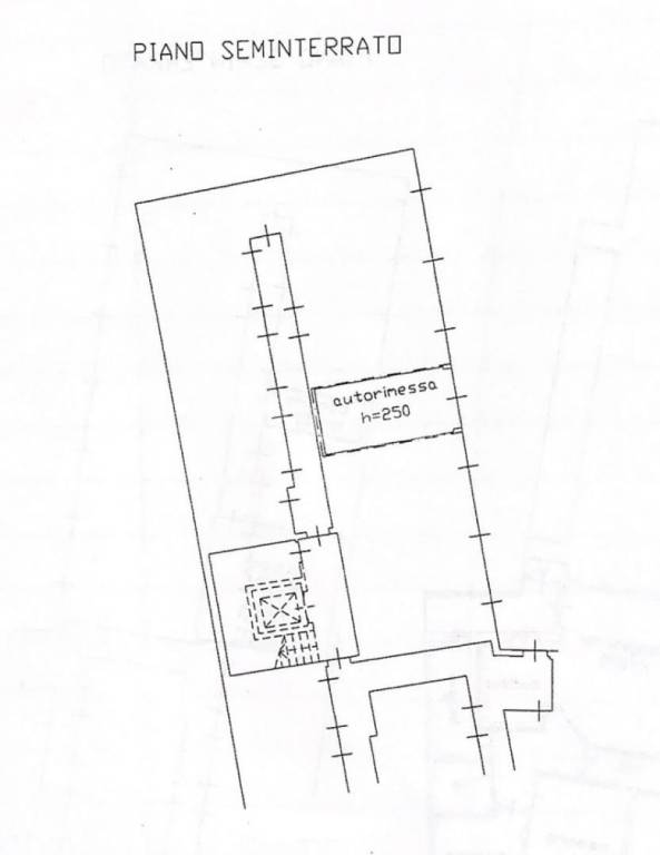 PLN PIANO SEMINTERRATO AUTORIMESSA