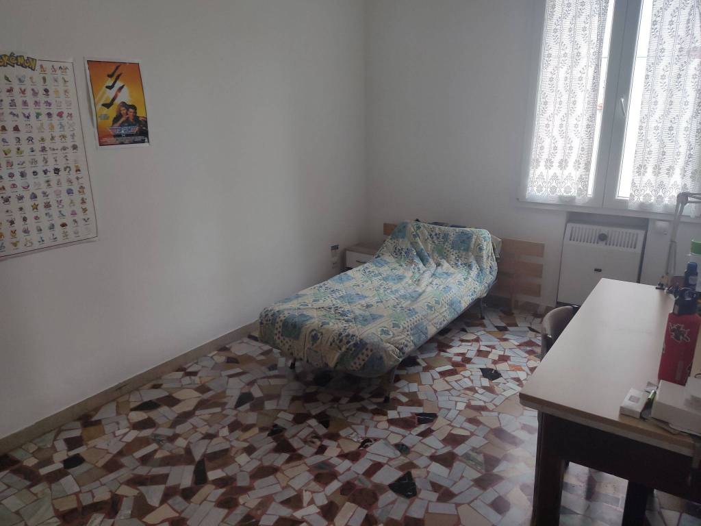 Stanza singola in affitto, affittasi camera singola piazza Clodoveo
